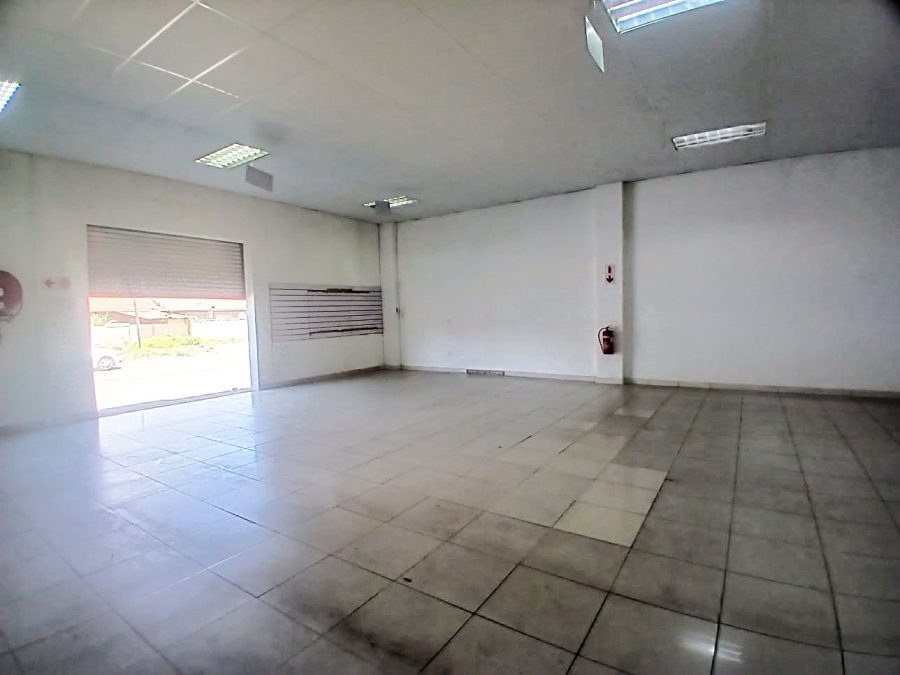 To Let Commercial Property for Rent in Lower Bo-dorp North West